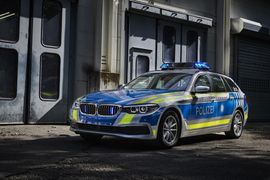  BMW 530d xDrive Touring Polizei (G31) 2017 года  (фото 4 из 14)